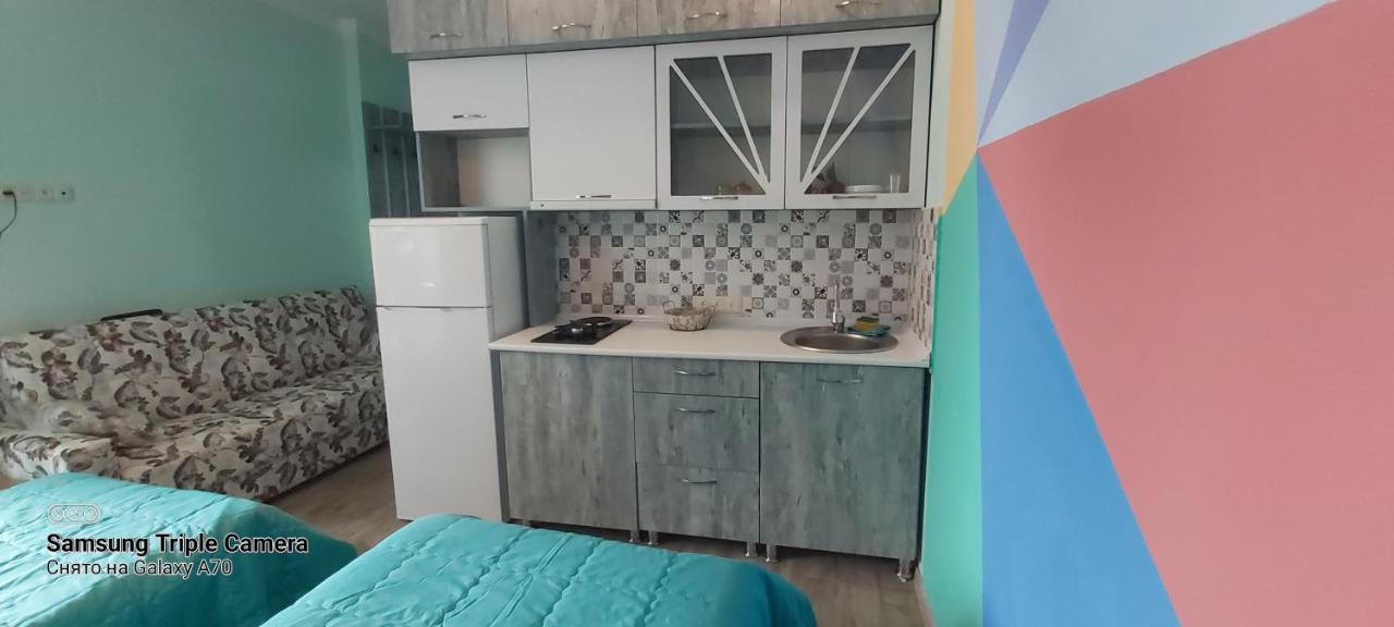 Студия Радуга У Моря Колхида Apartment Batumi Exterior photo